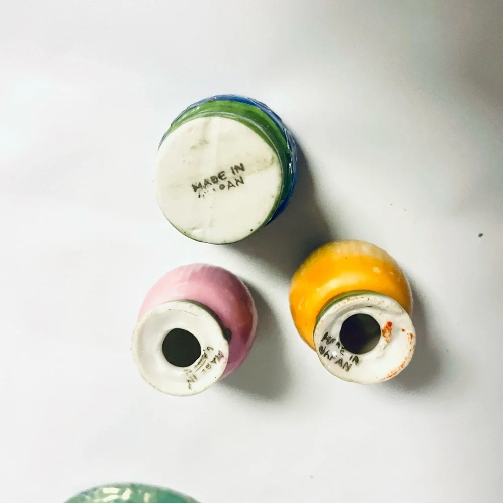 Vintage Ceramic/Porcelain  Mini Salt & Pepper Shaker Bowl Stand with Glaze‎